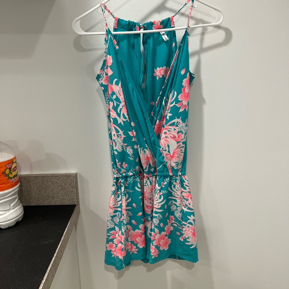 Womens groovy romper with shorts size small